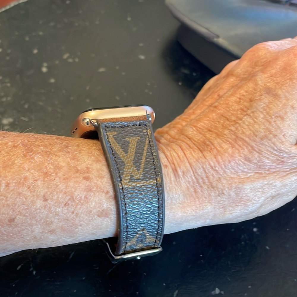 Apple watchband: 38mm faux leather